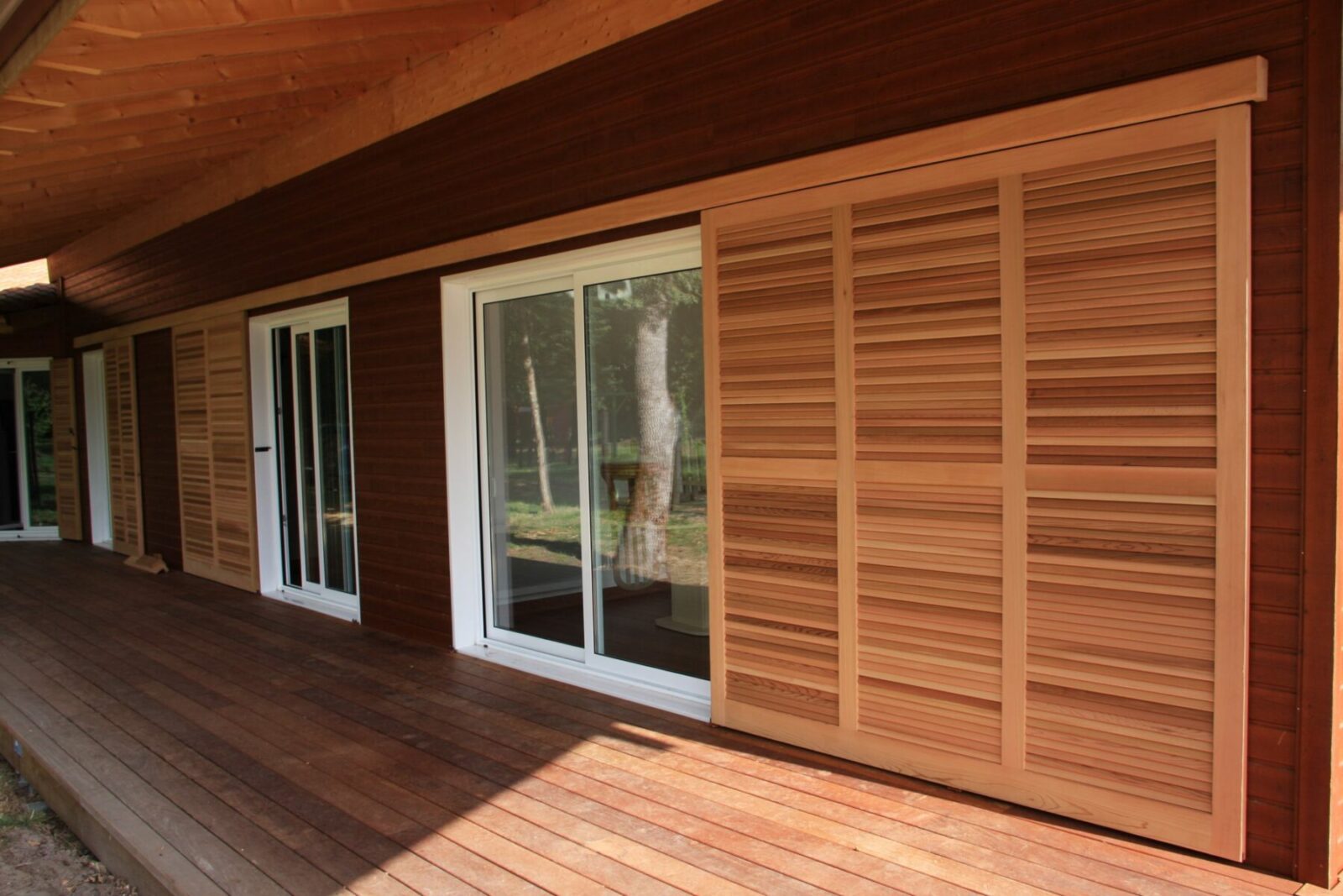 Volets Guignard maison bois fenêtre extérieure